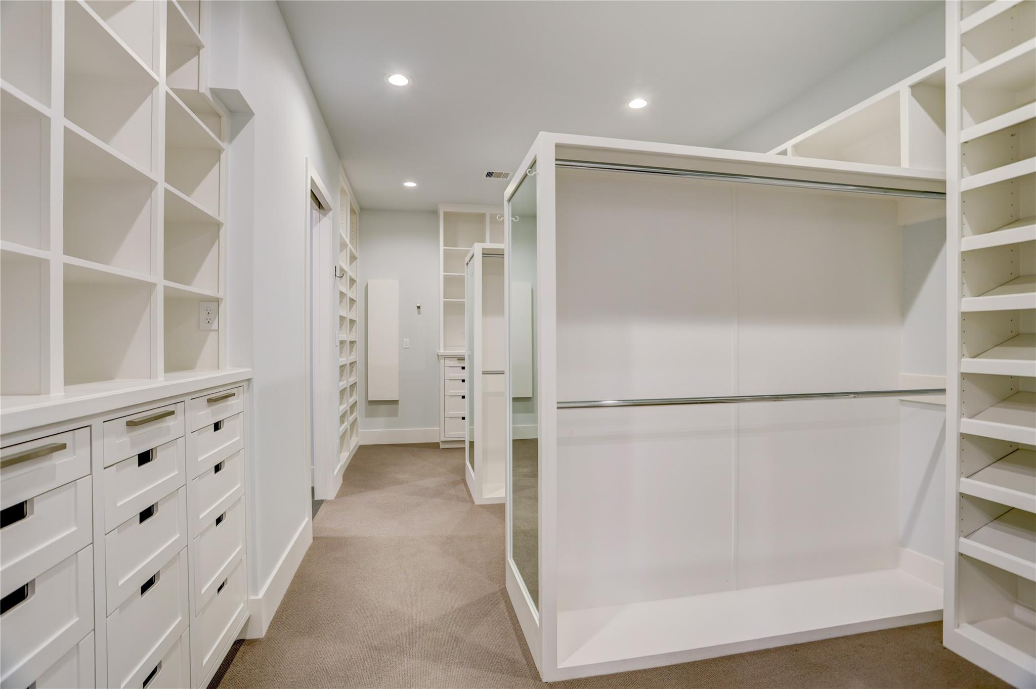 6903 Schiller Street