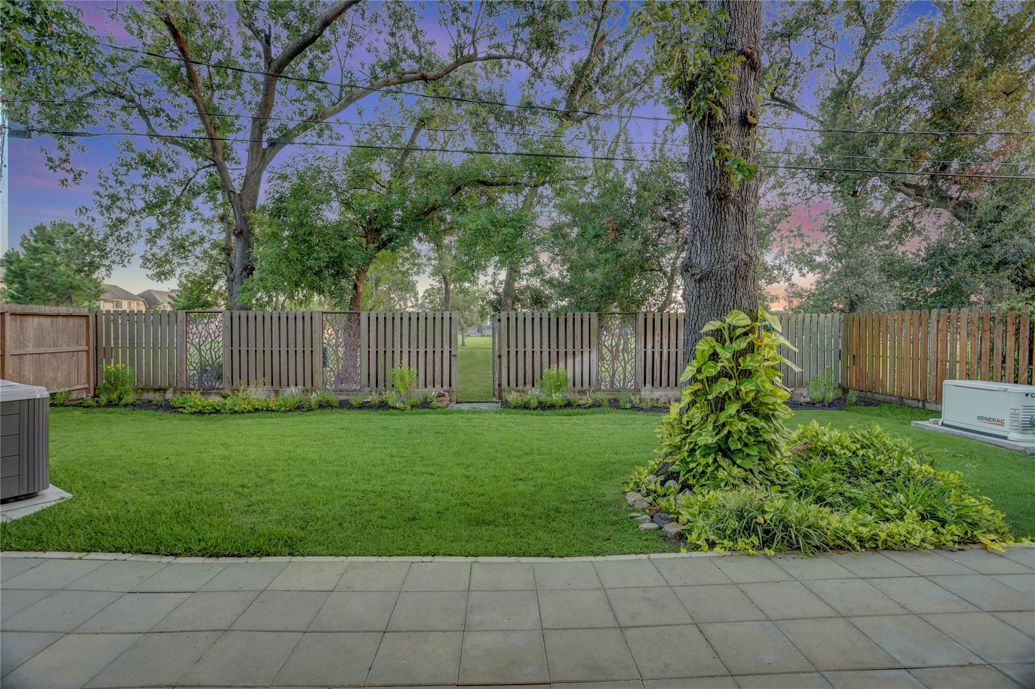 6903 Schiller Street