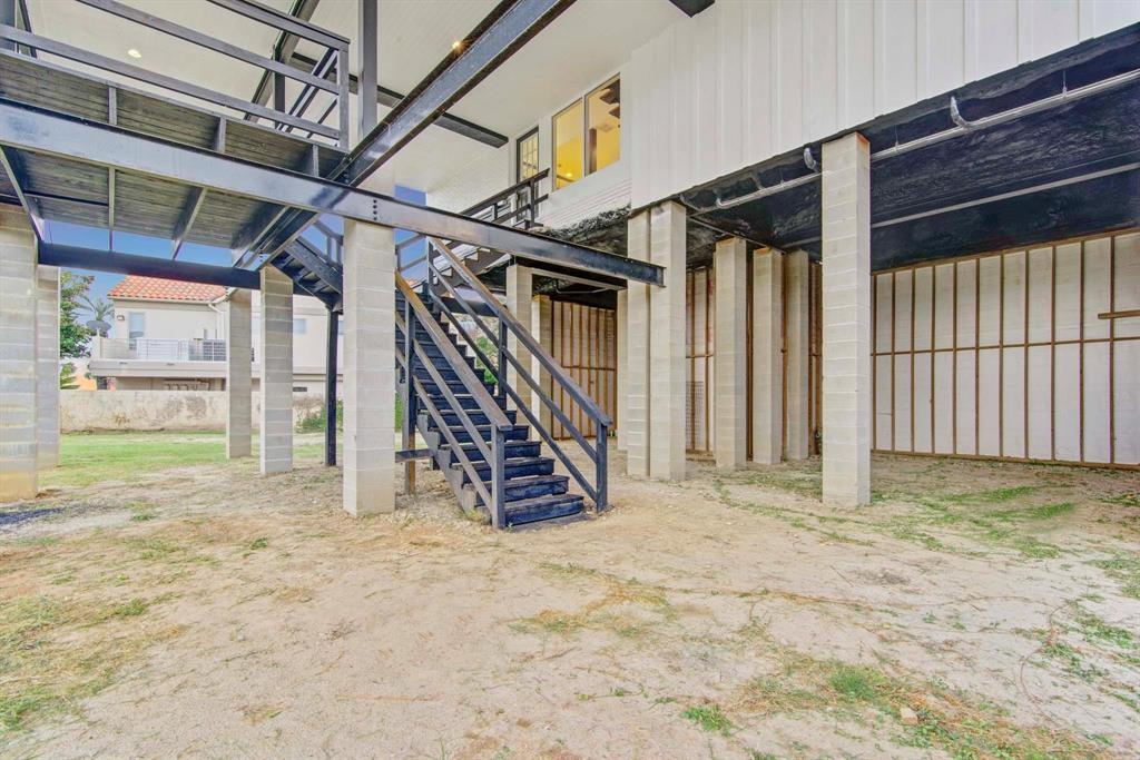 2522 Baycrest Drive