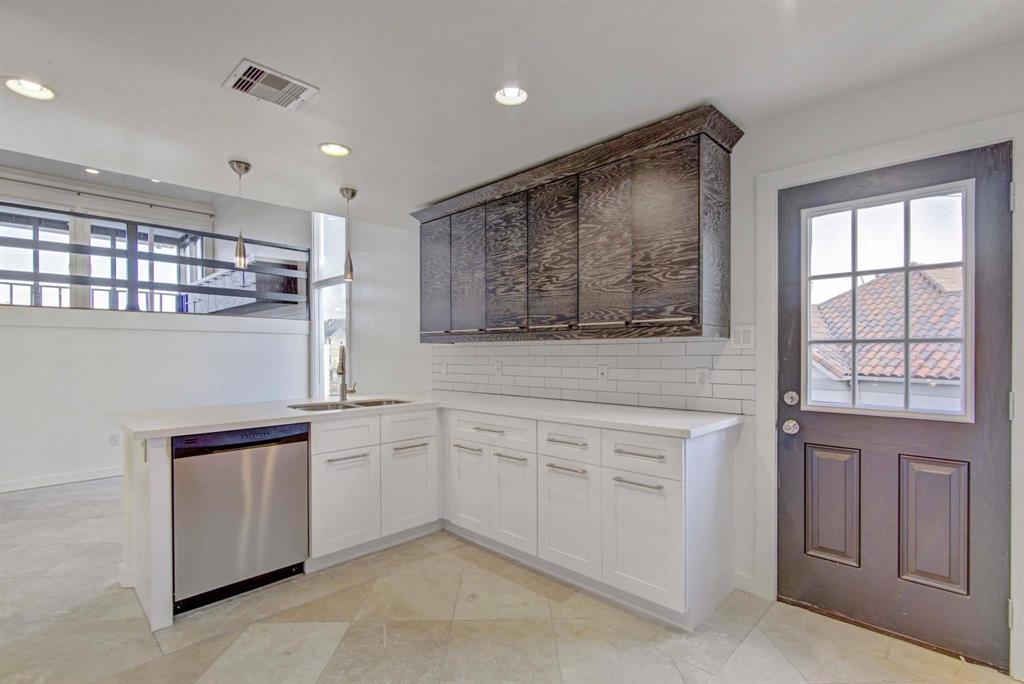 2522 Baycrest Drive