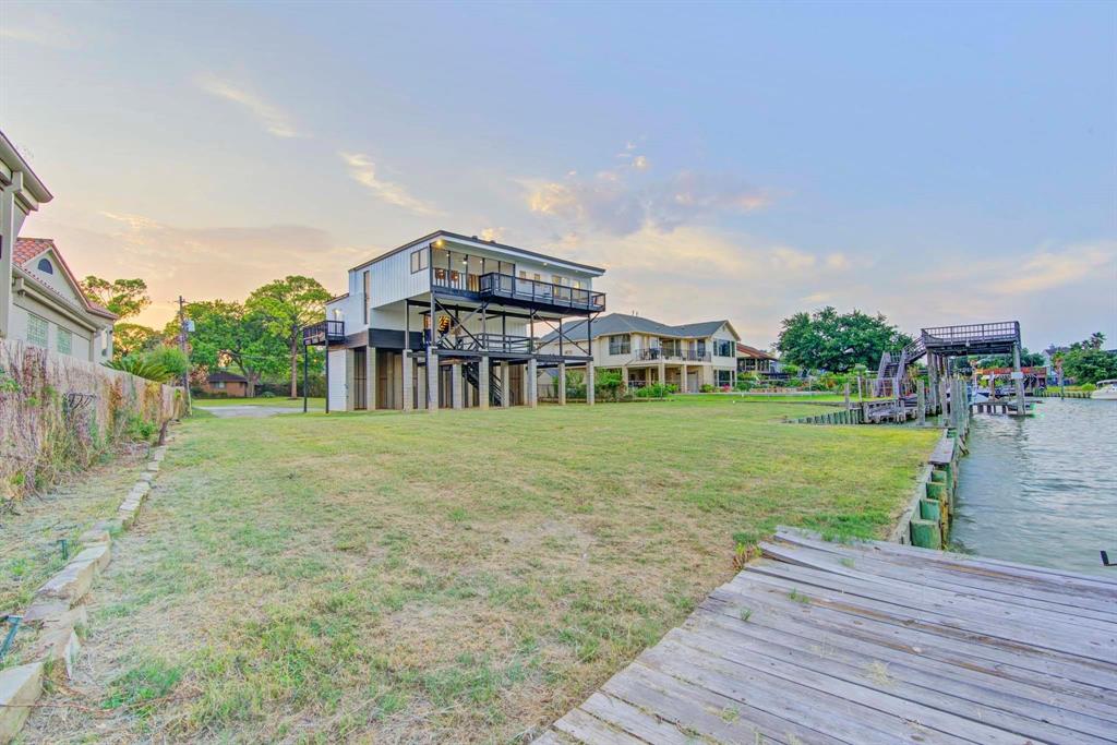 2522 Baycrest Drive