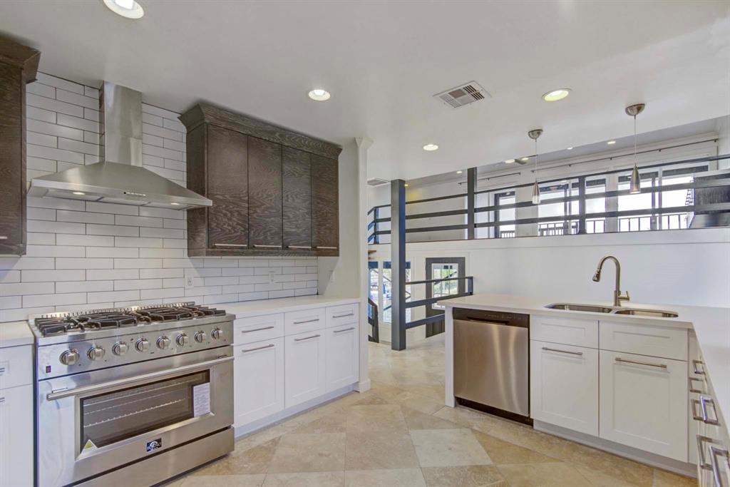 2522 Baycrest Drive
