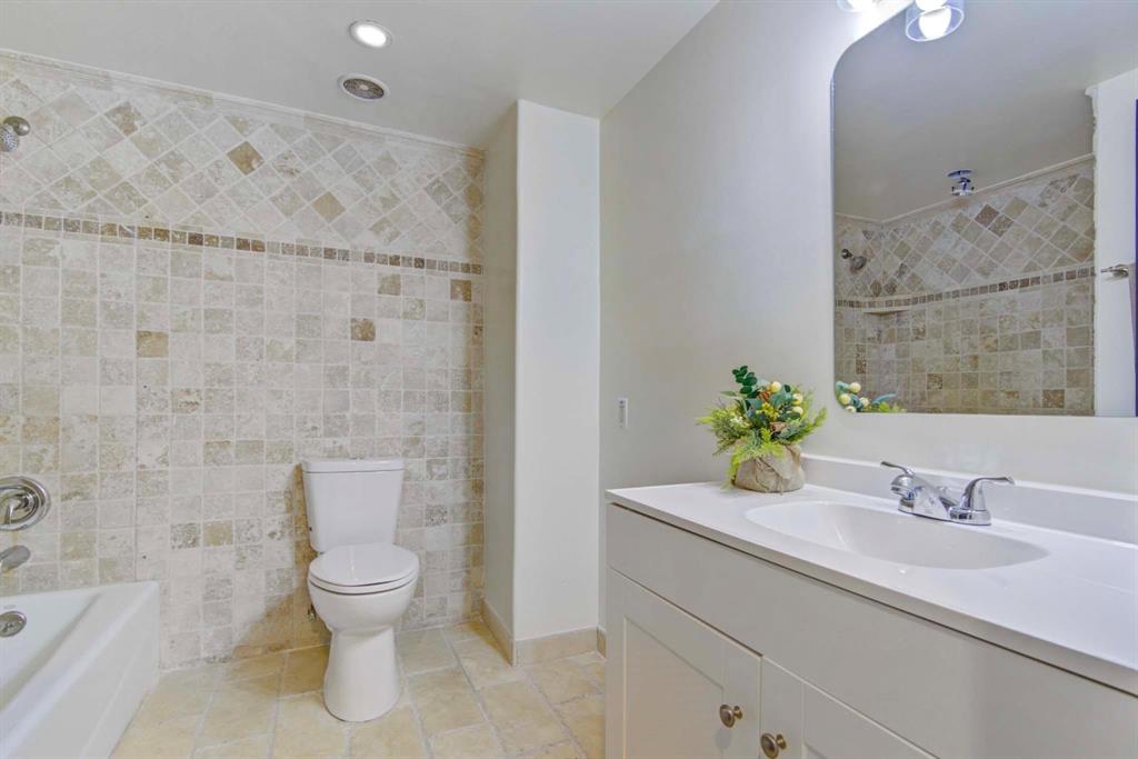 2522 Baycrest Drive