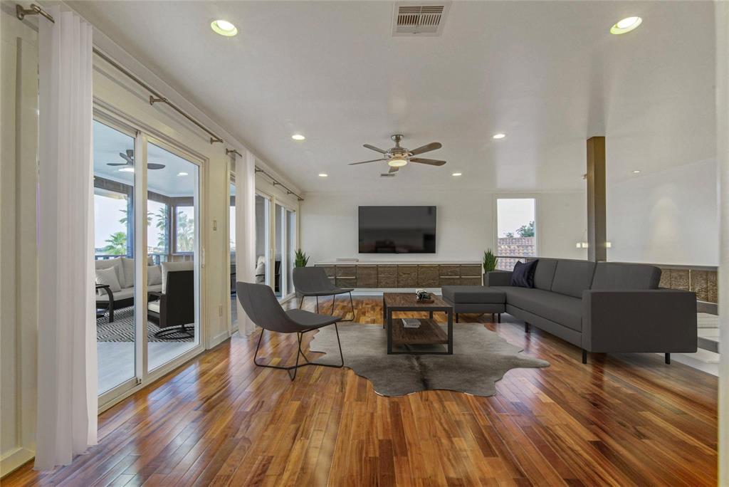 2522 Baycrest Drive
