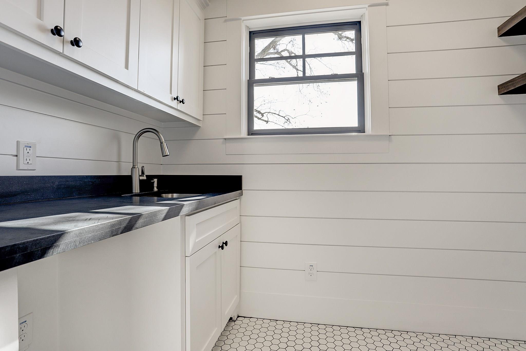 1901 Bradshaw Street