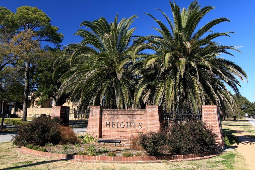 1901 Bradshaw Street