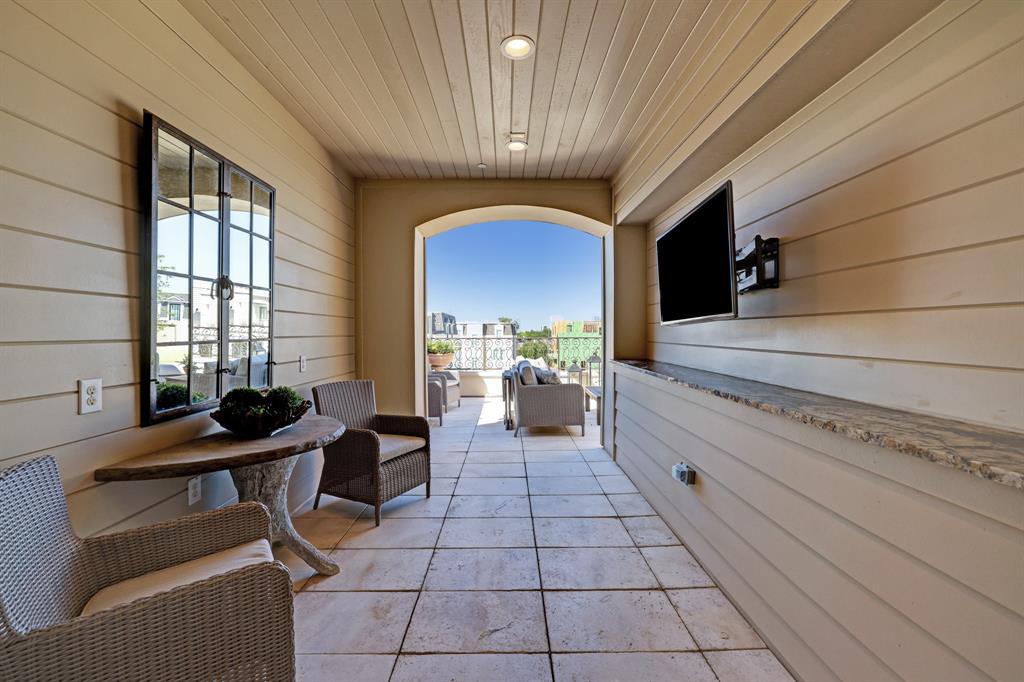 75 Crain Square Boulevard