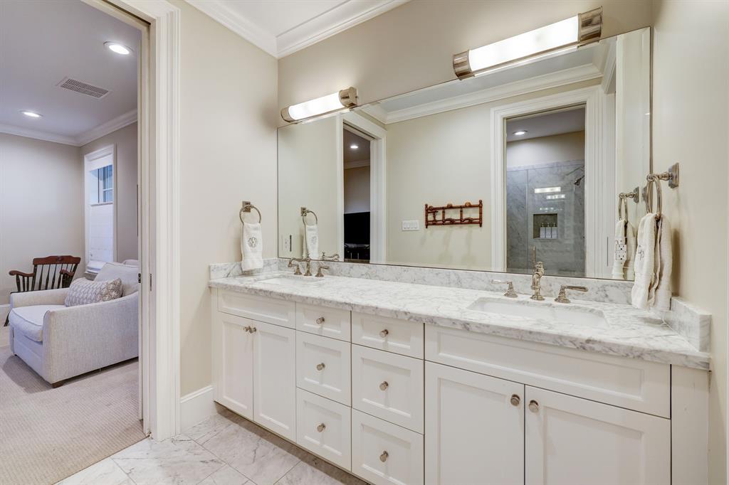 75 Crain Square Boulevard