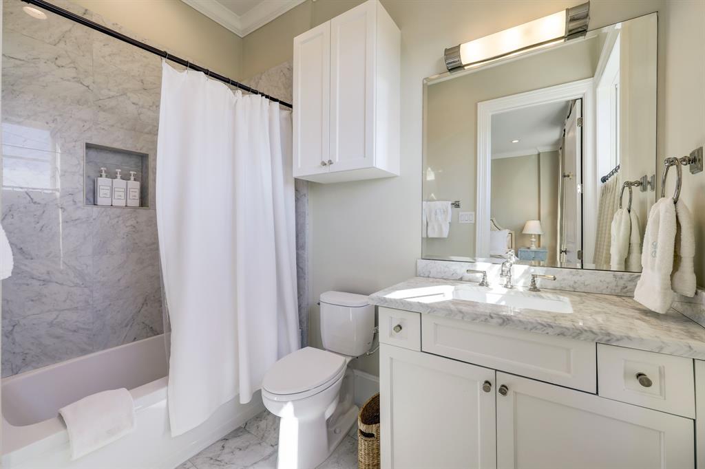 75 Crain Square Boulevard