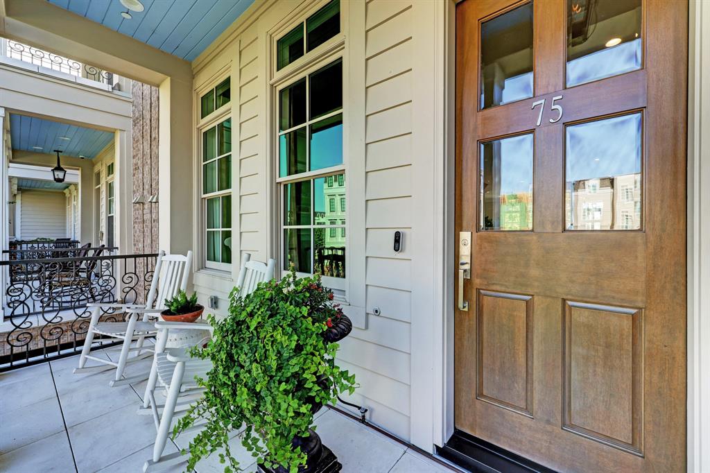 75 Crain Square Boulevard