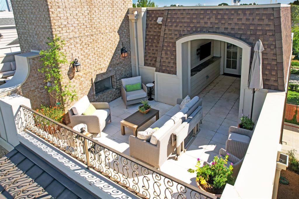 75 Crain Square Boulevard