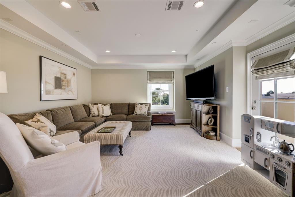 75 Crain Square Boulevard