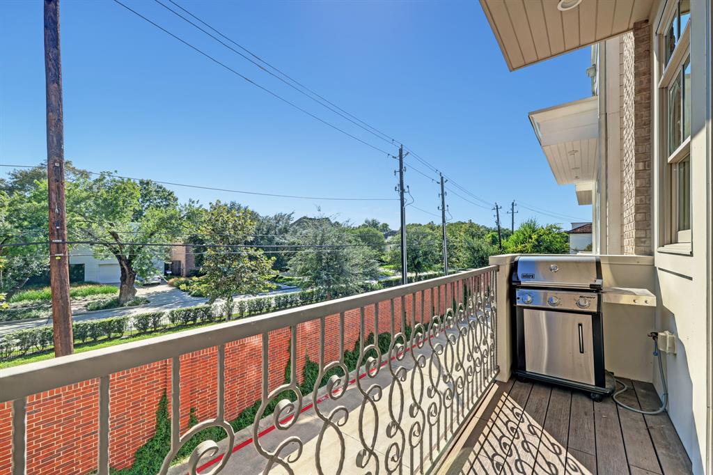 75 Crain Square Boulevard