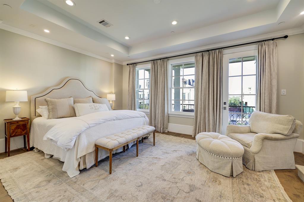 75 Crain Square Boulevard