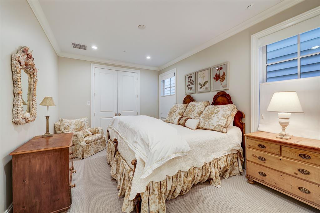 75 Crain Square Boulevard