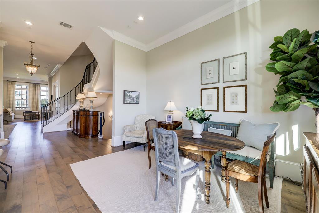 75 Crain Square Boulevard