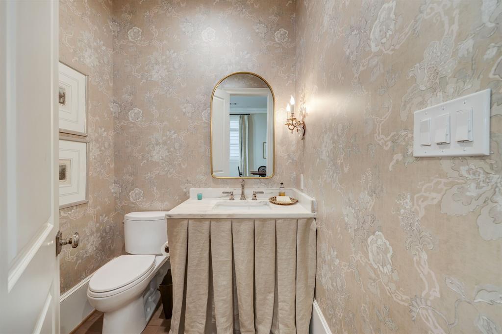 75 Crain Square Boulevard