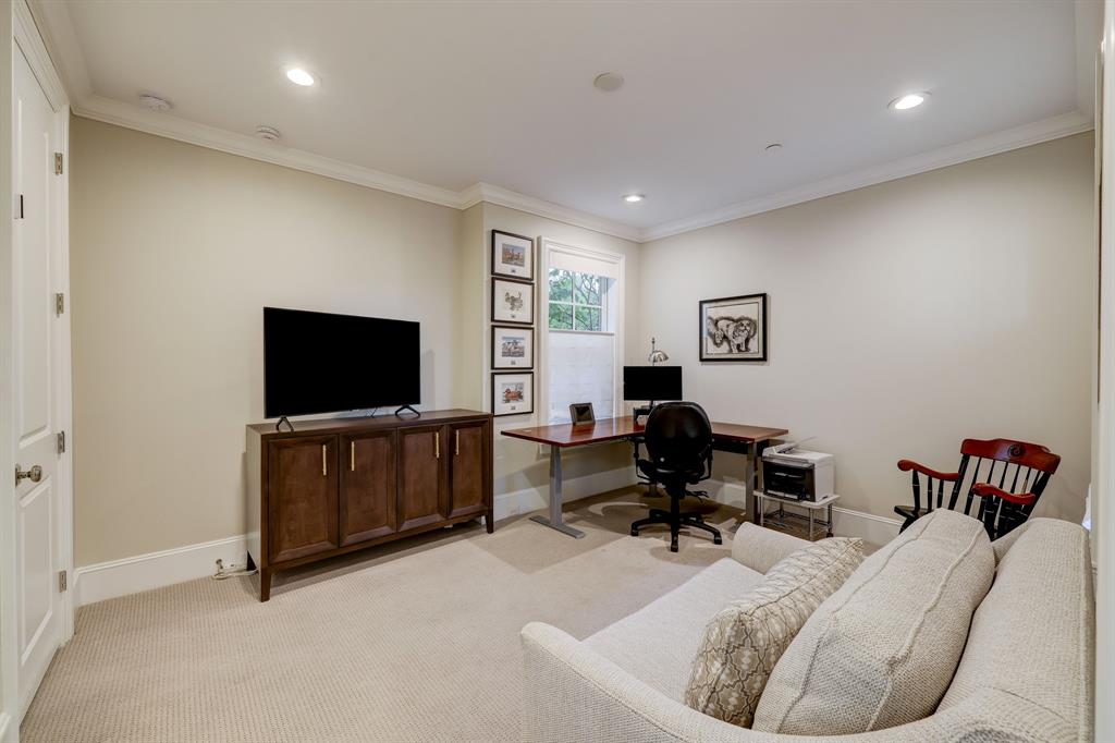 75 Crain Square Boulevard