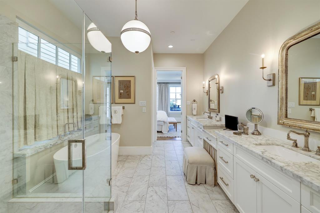 75 Crain Square Boulevard