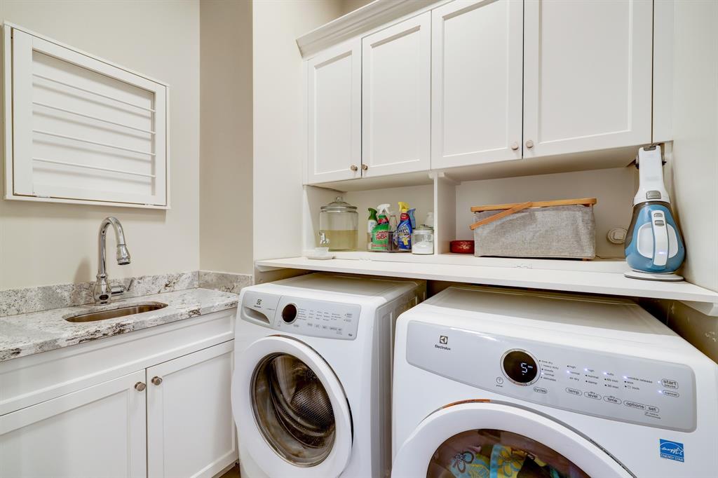 75 Crain Square Boulevard