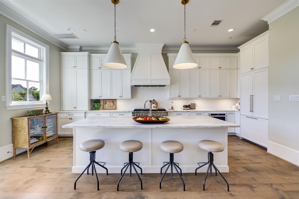 75 Crain Square Boulevard