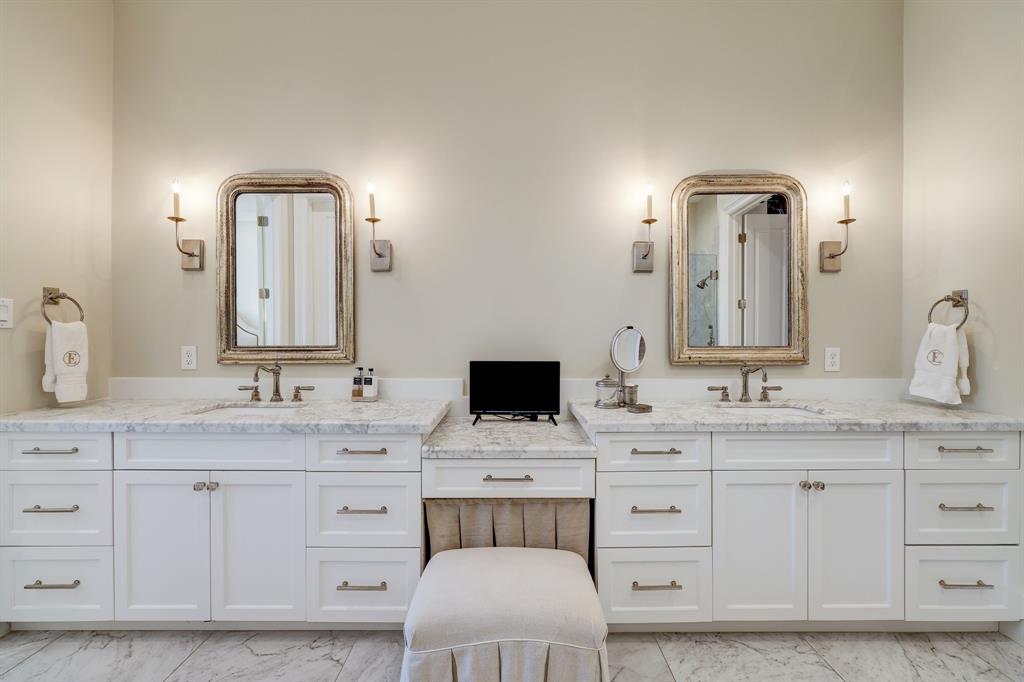 75 Crain Square Boulevard