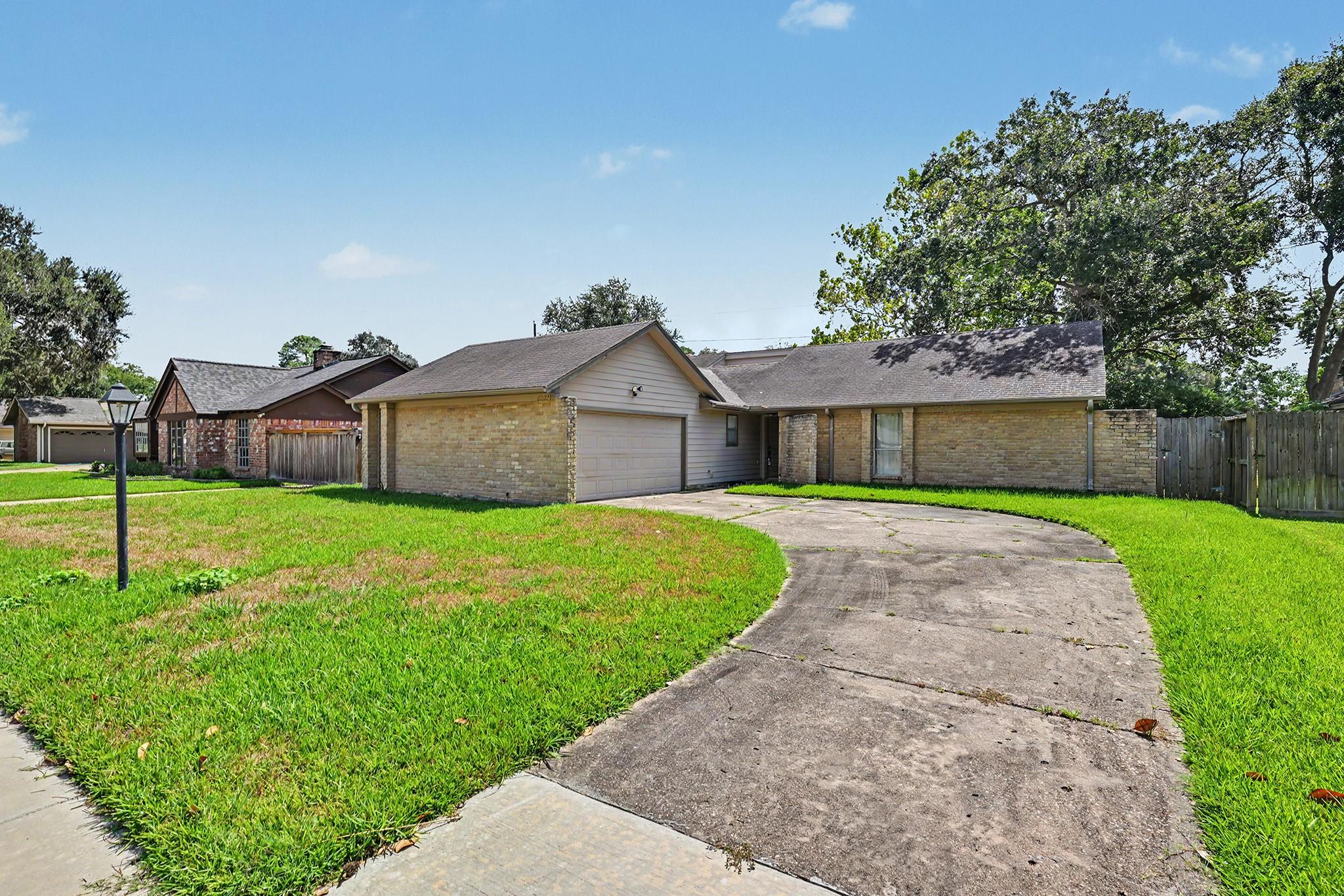 22527 Indian Ridge Drive