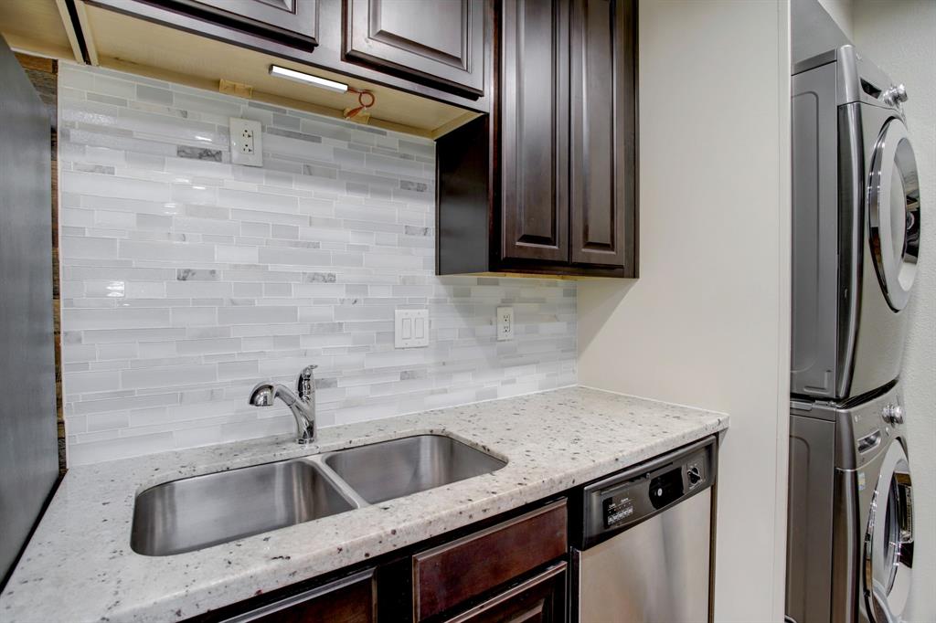 1860 White Oak Drive # 387