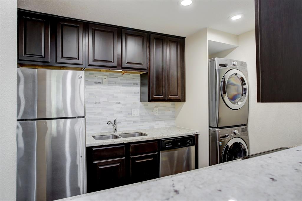 1860 White Oak Drive # 387