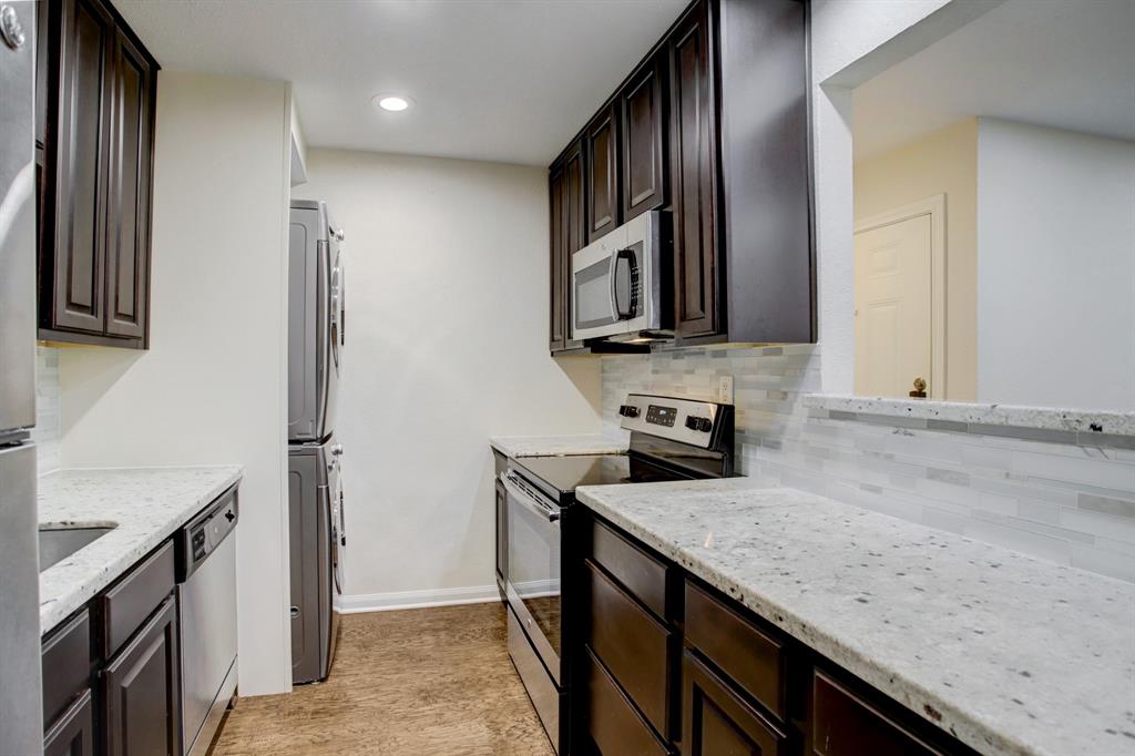 1860 White Oak Drive # 387