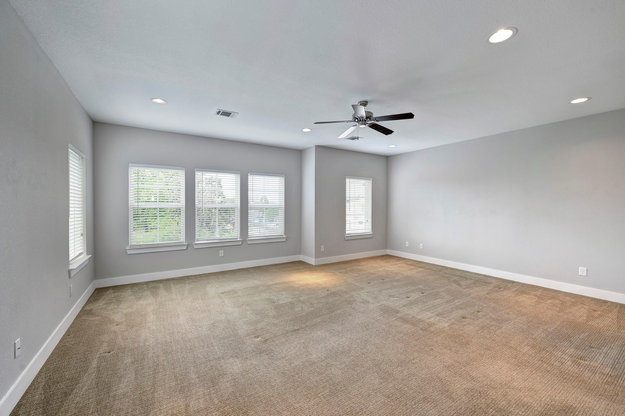 2424 Couch Street