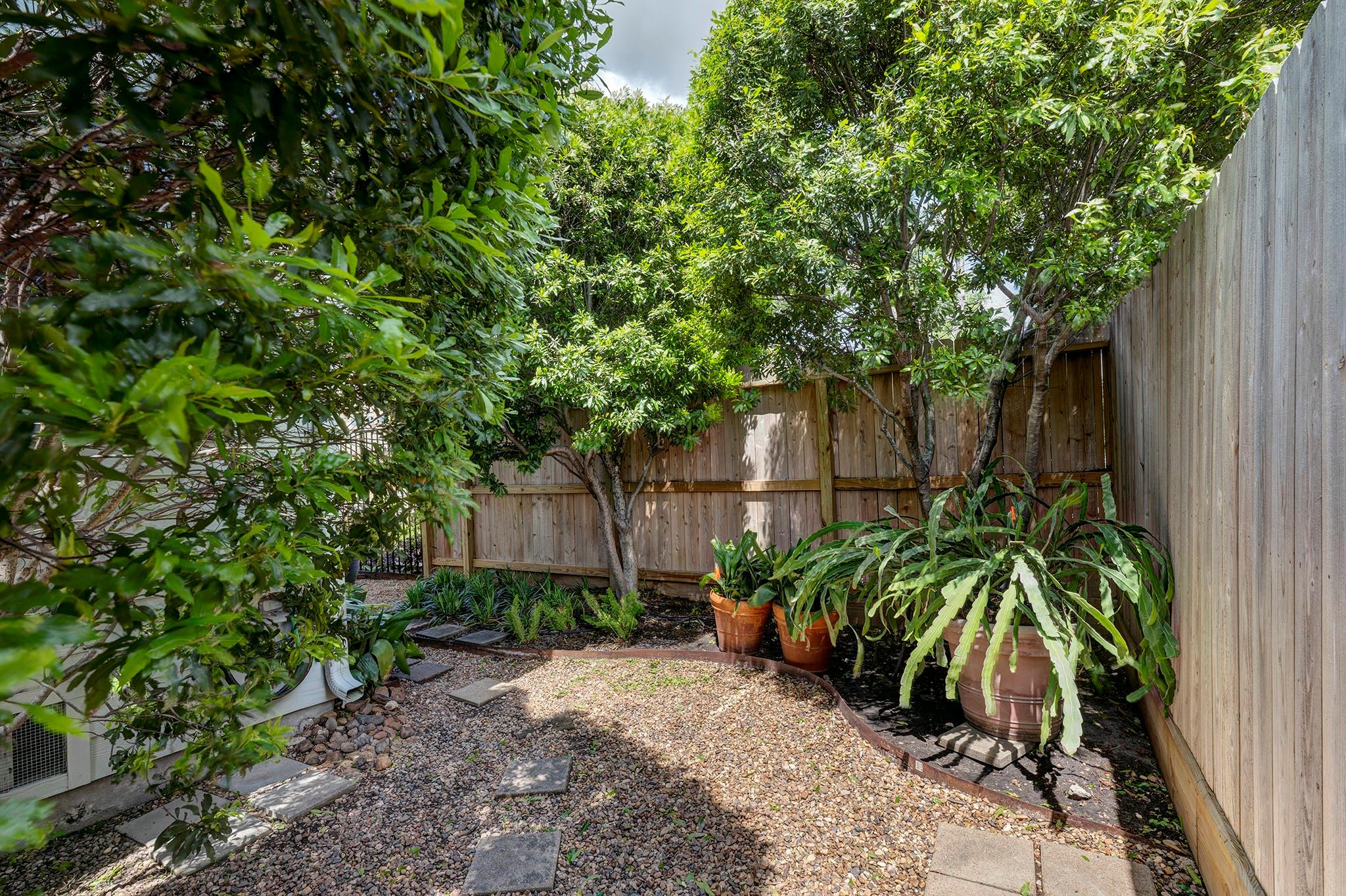 2424 Couch Street