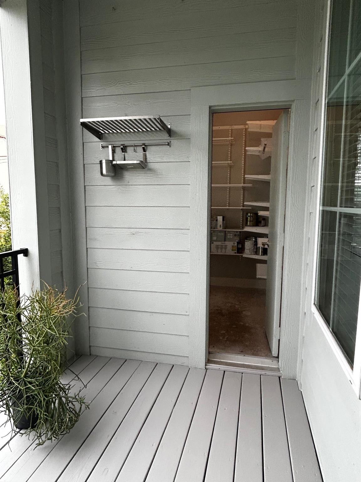 2424 Couch Street
