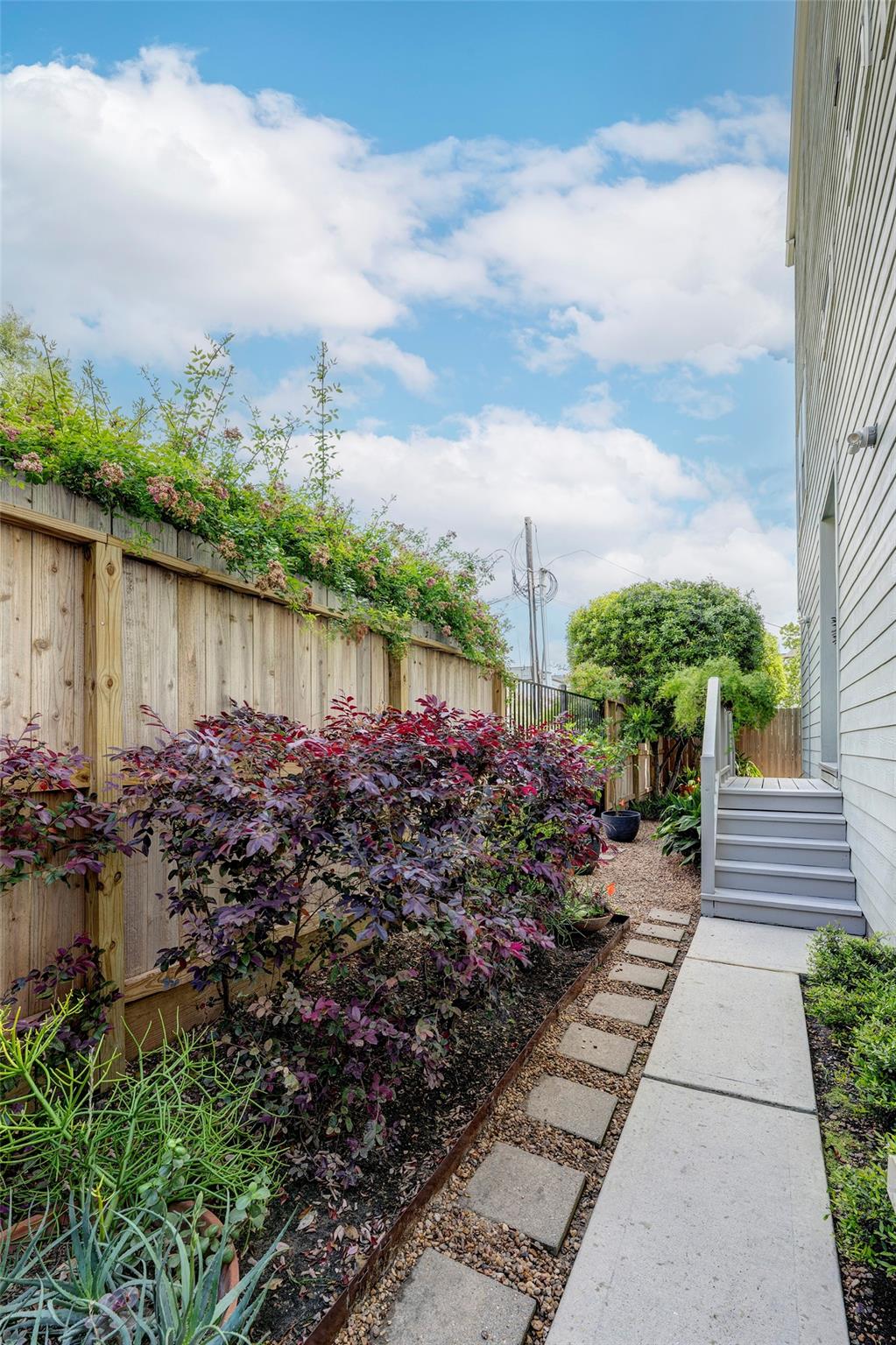 2424 Couch Street