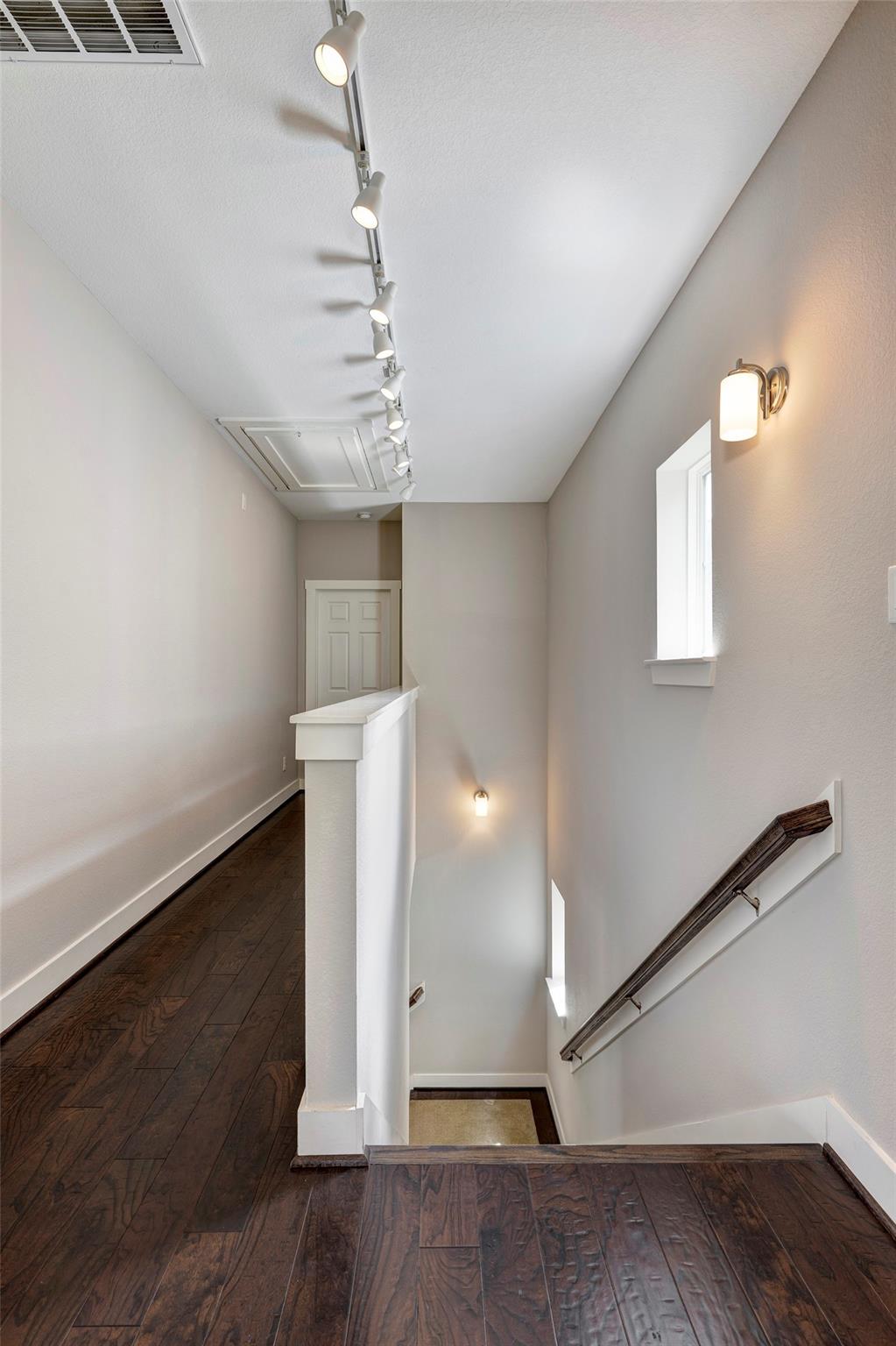 2424 Couch Street