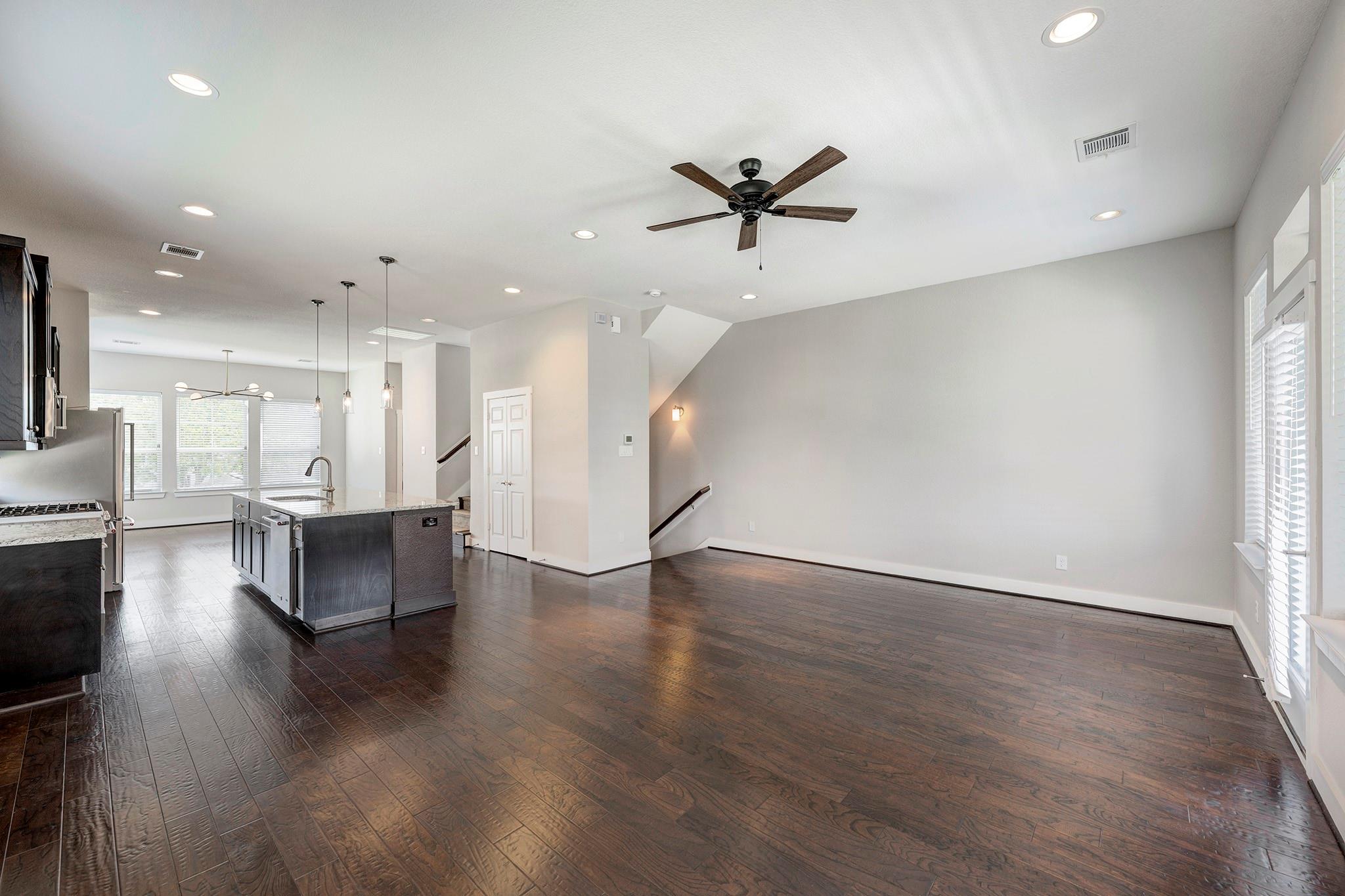 2424 Couch Street