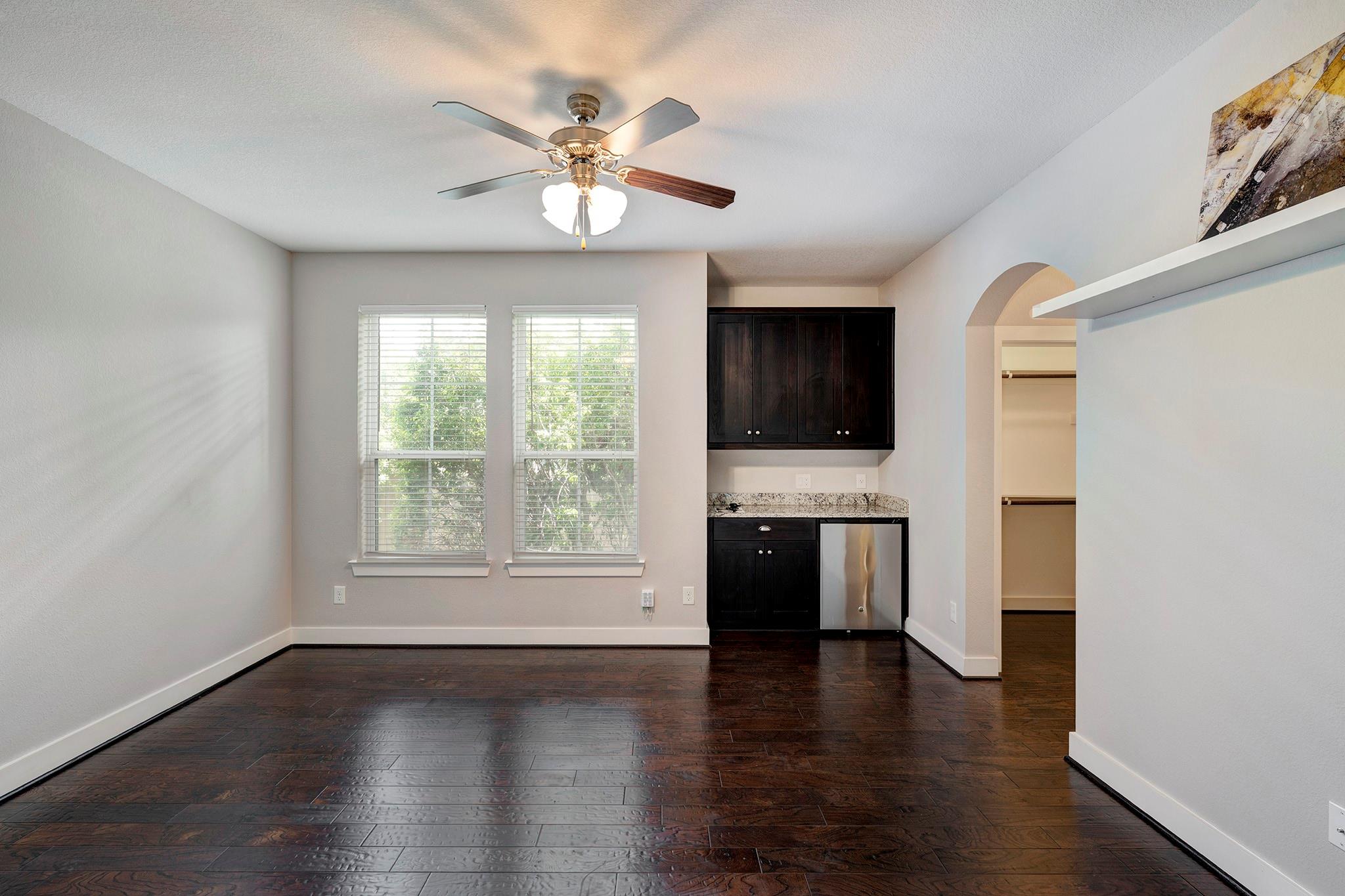 2424 Couch Street