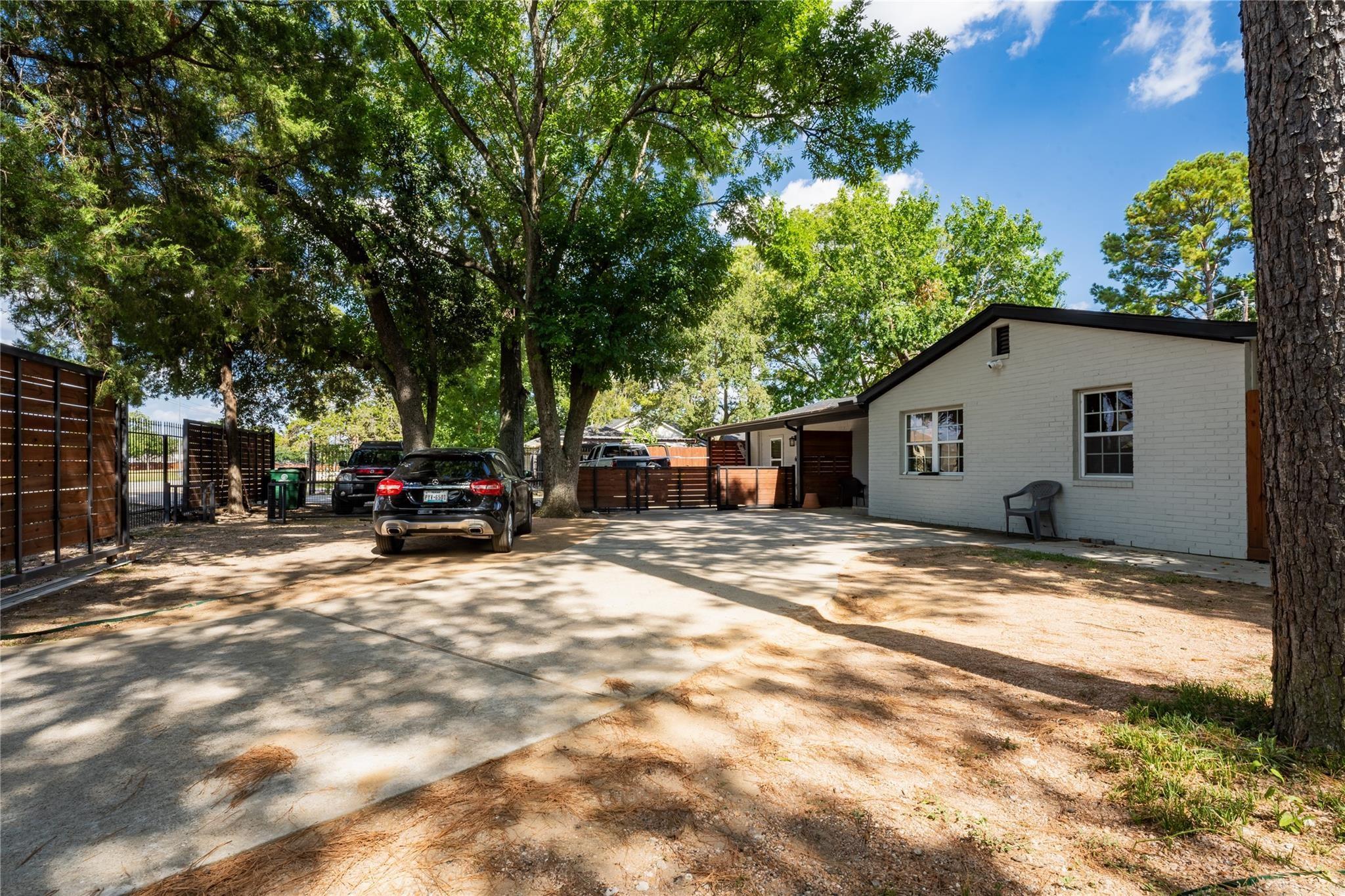 9305 Emnora Lane