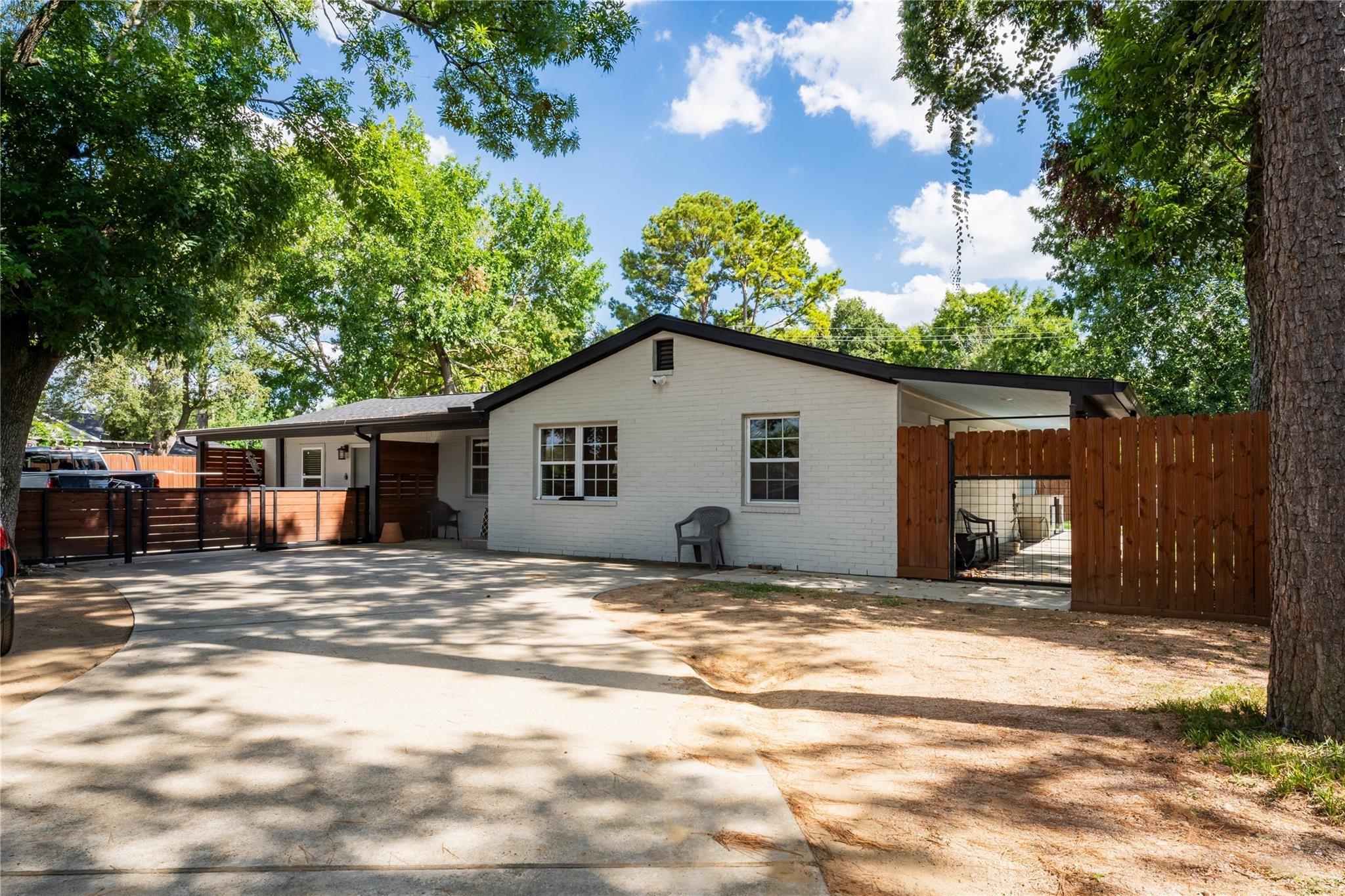 9305 Emnora Lane