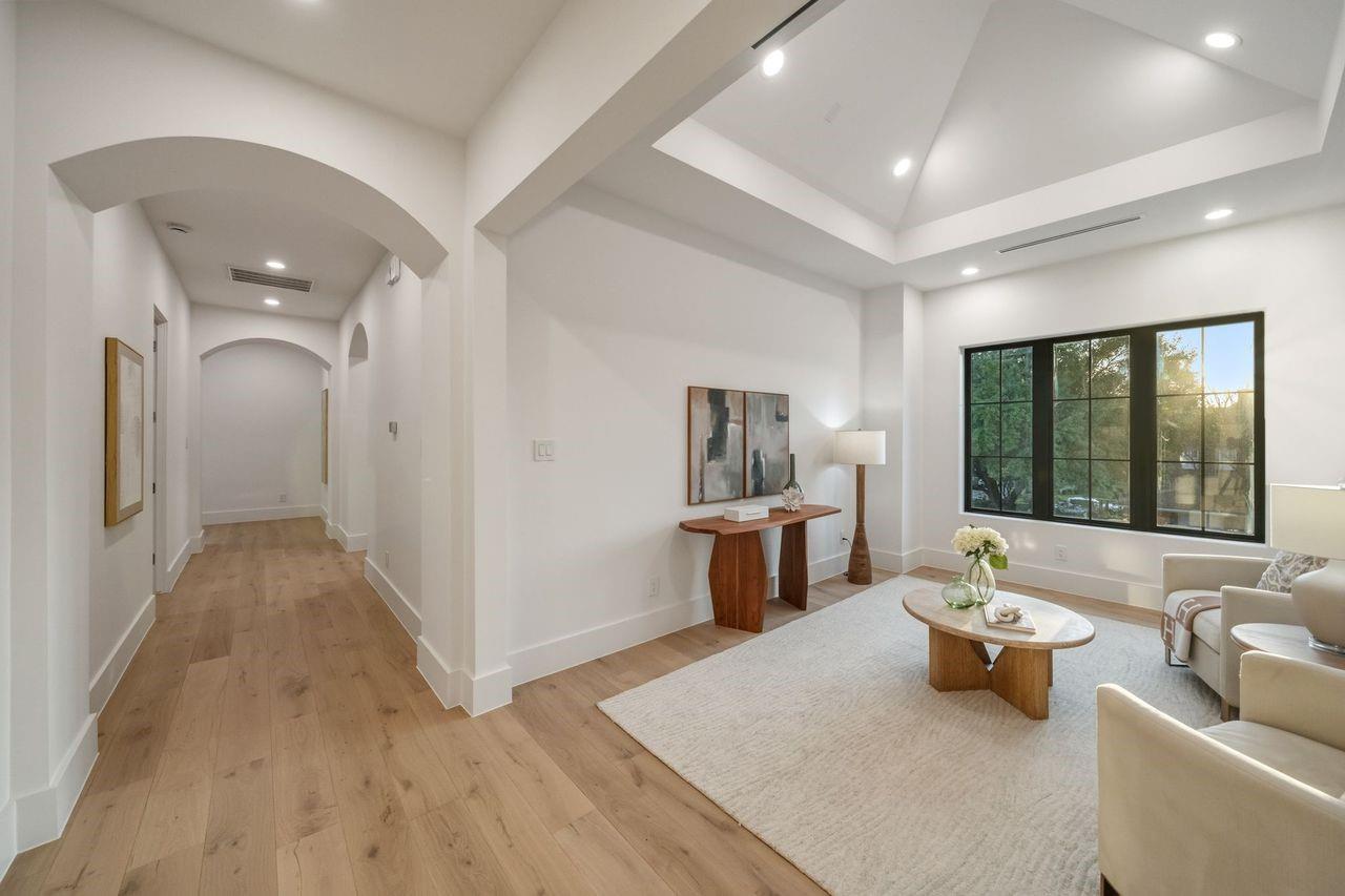 2538 Addison Road