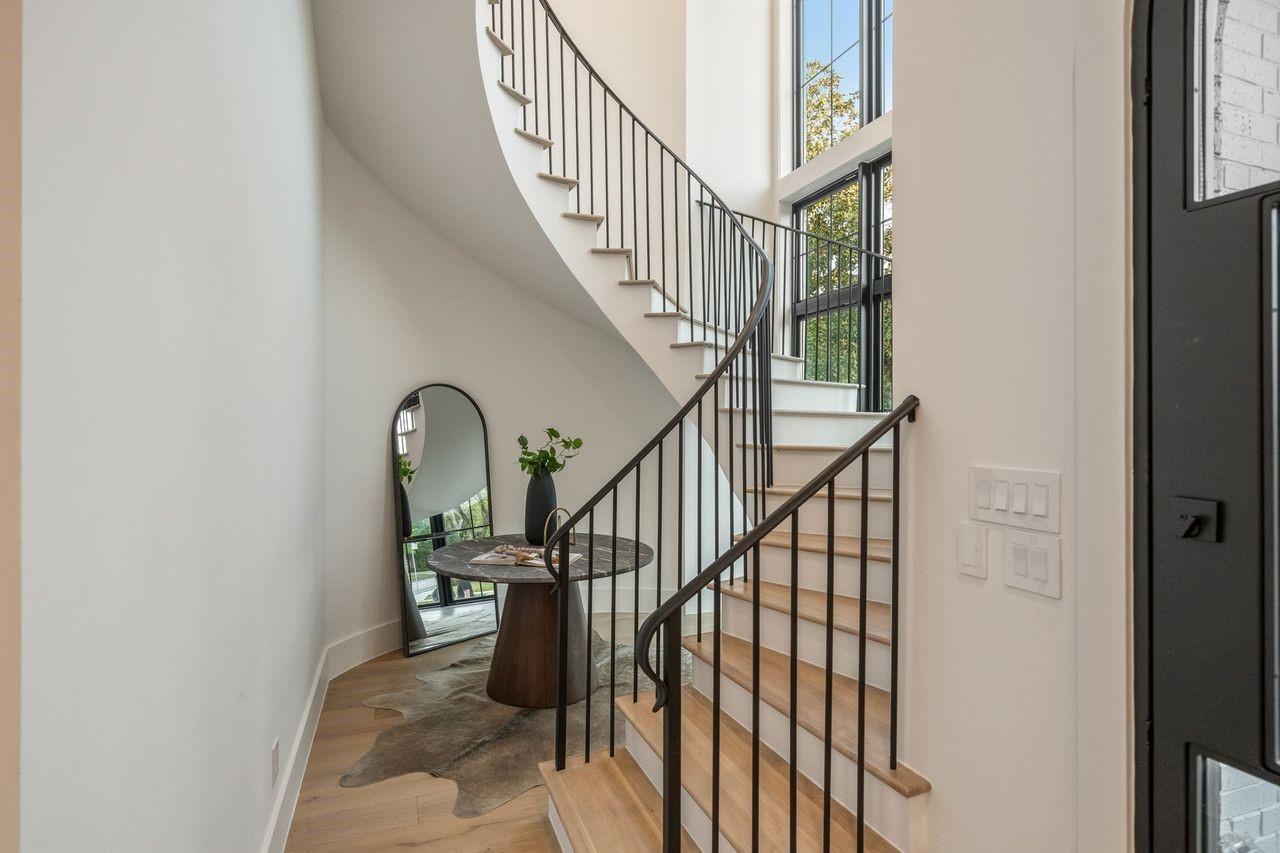 2538 Addison Road