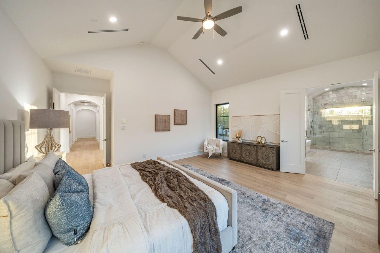 2538 Addison Road