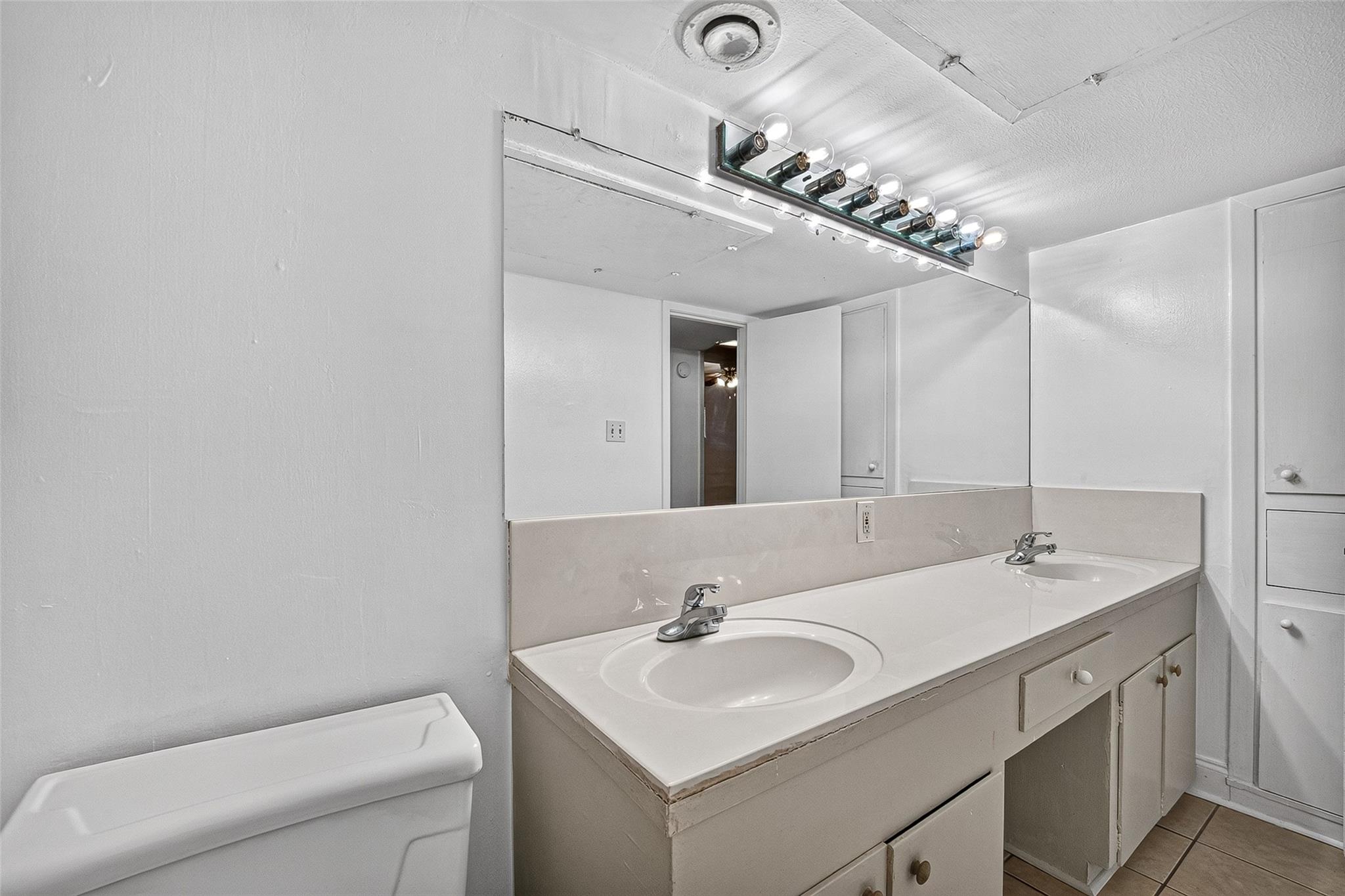 3930 W Alabama Street # 8