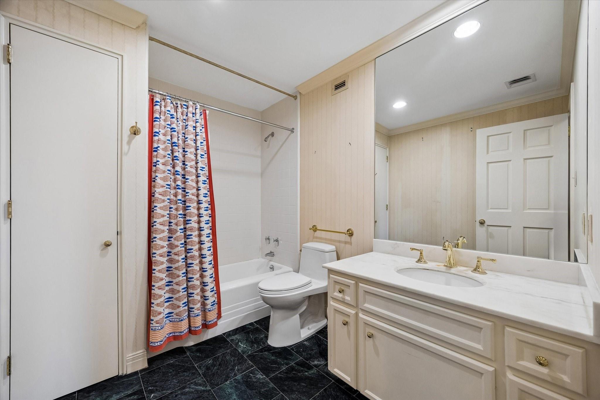3711 San Felipe Street # 14A