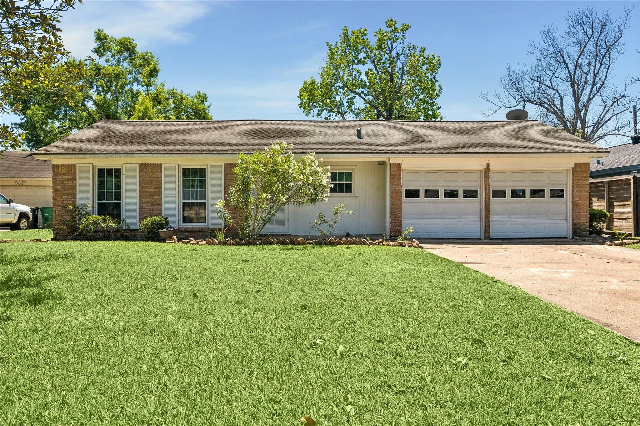 9623 Vogue Lane