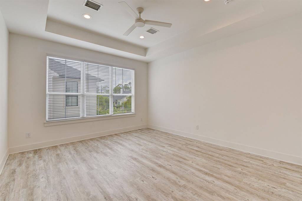 2709 Oakwood Crest Lane