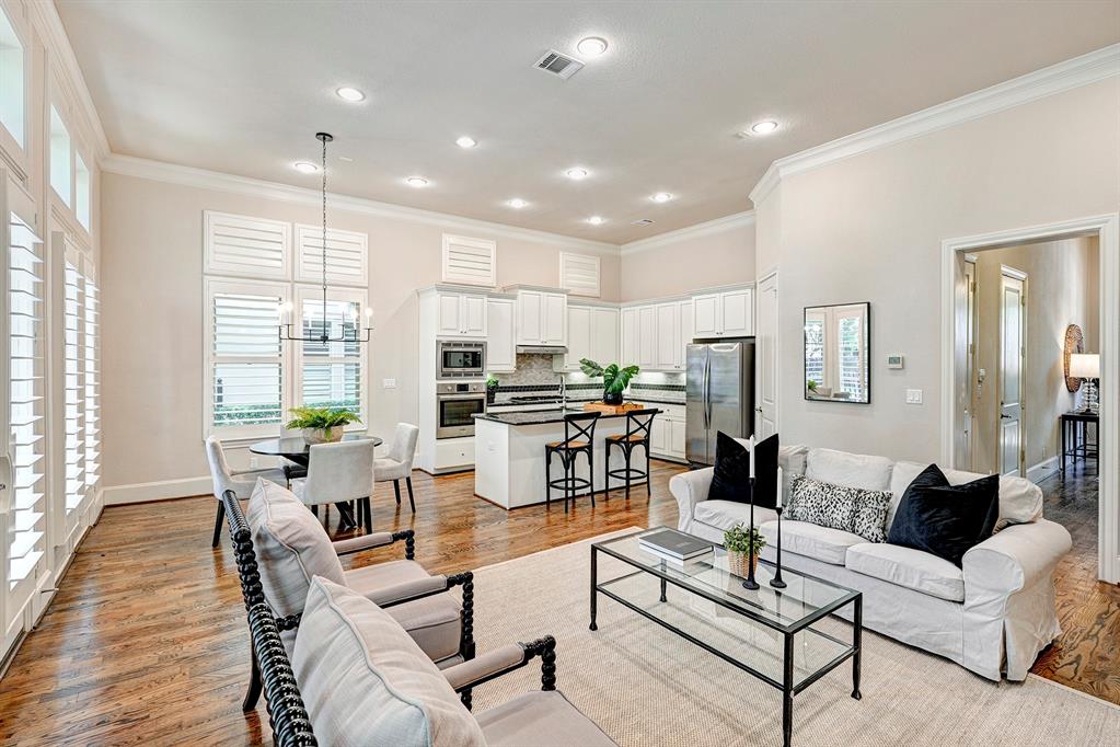 10920 Wrenwood Manor
