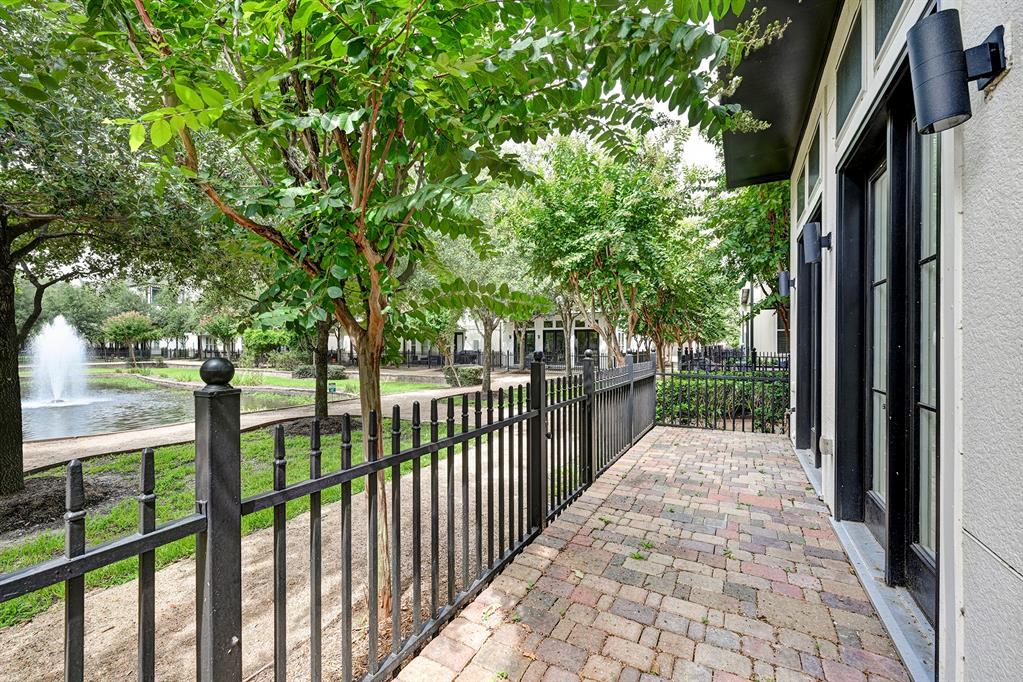10920 Wrenwood Manor