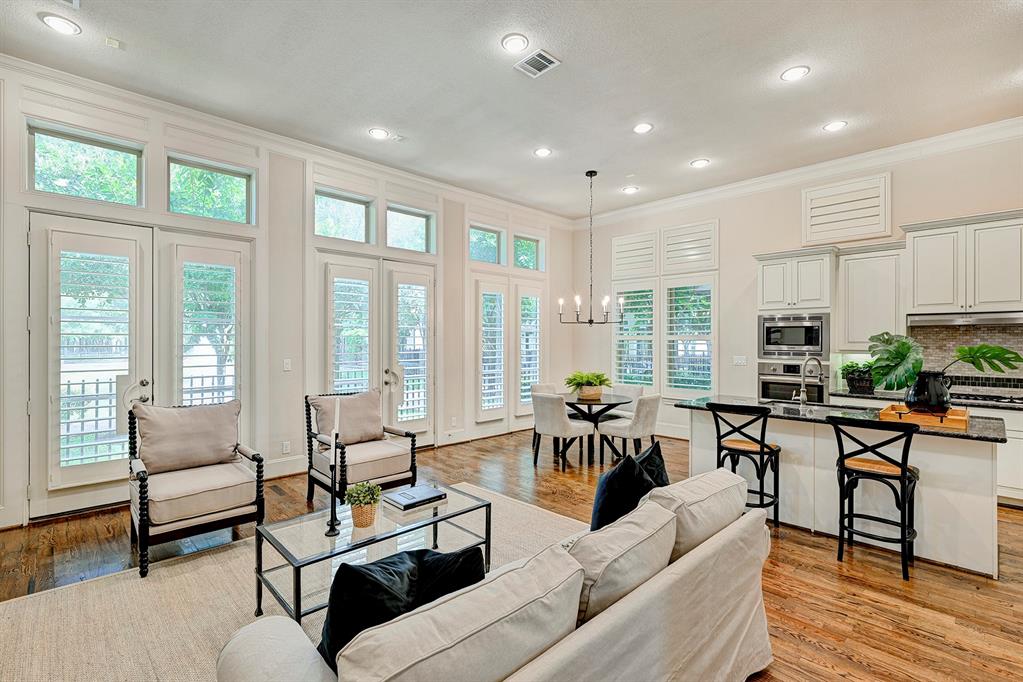 10920 Wrenwood Manor
