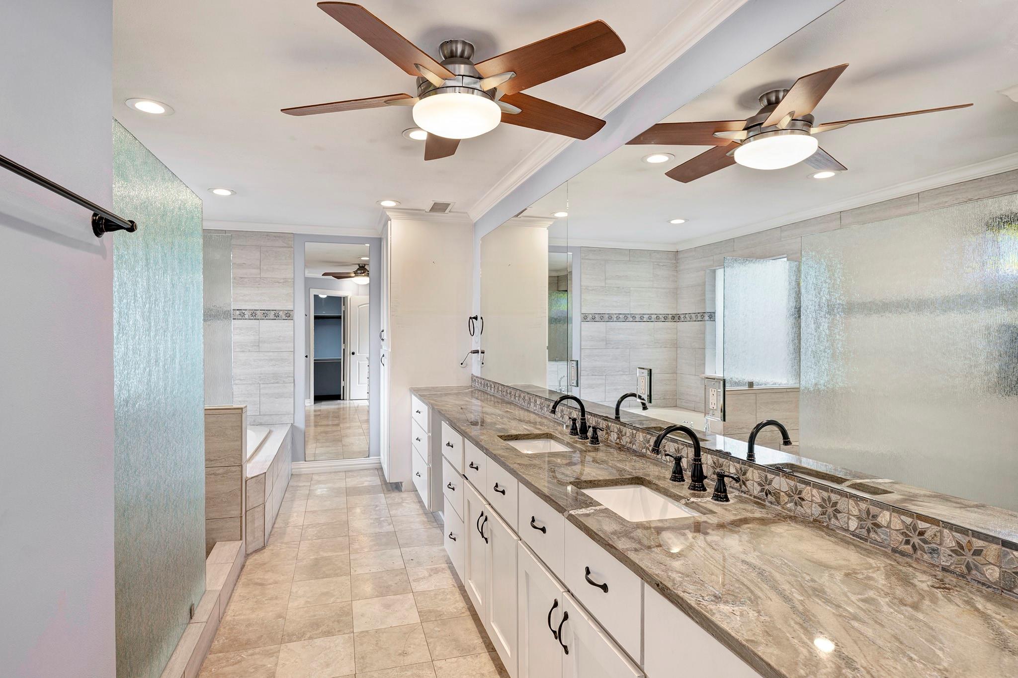 6107 Queenswood Lane